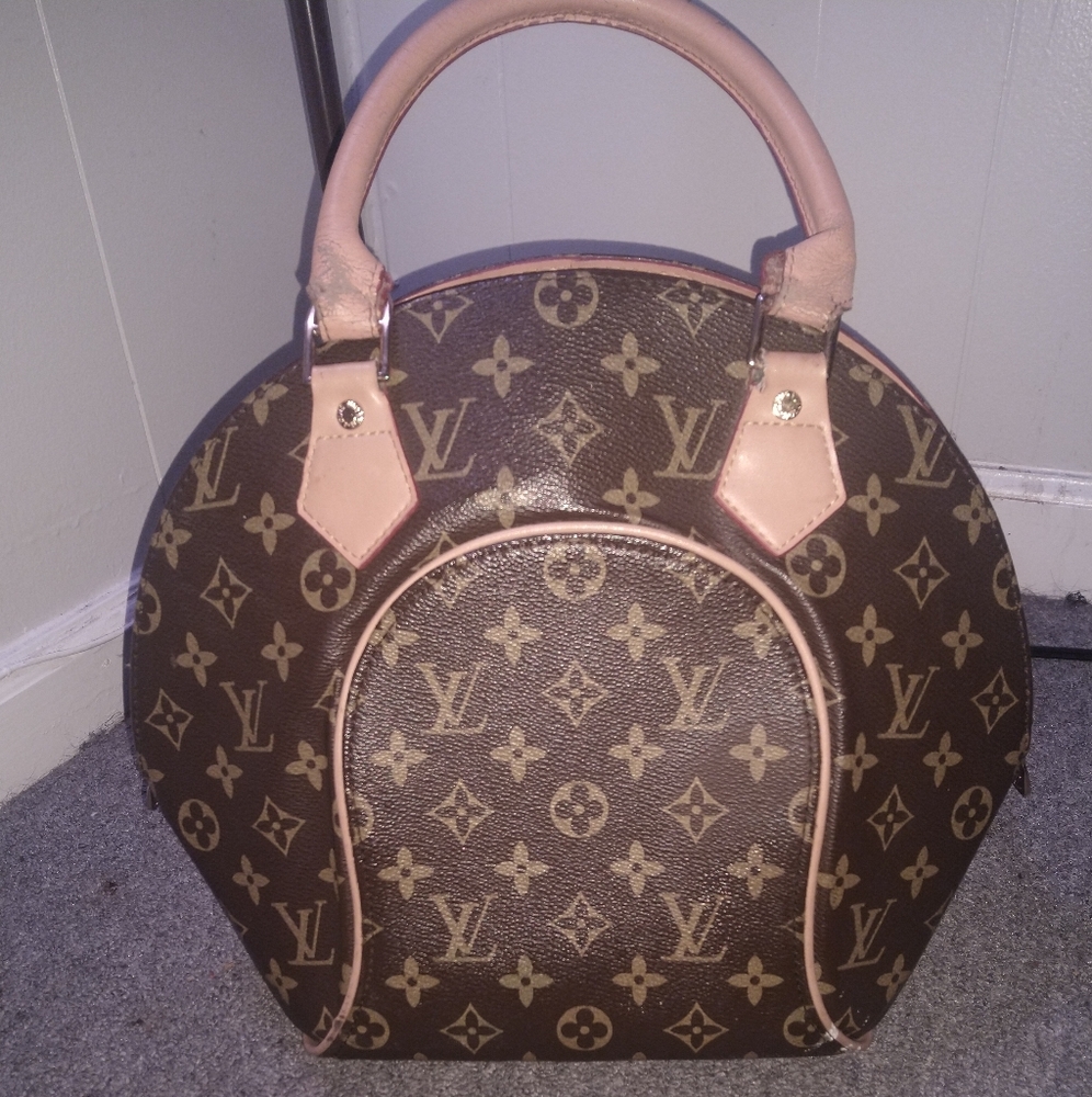 Louis Vuitton Ellipse Bag